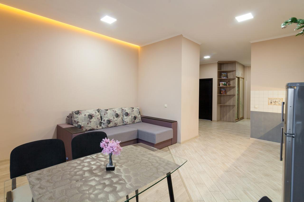 Lux Apart Lviv Apartments Exterior photo
